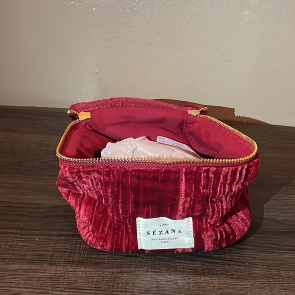 Sezane red velvet vanity case - Picture 4 of 5